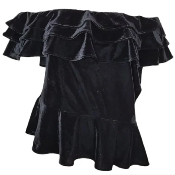 AQUA off the shoulder black velvet top. - Picture 4 of 10